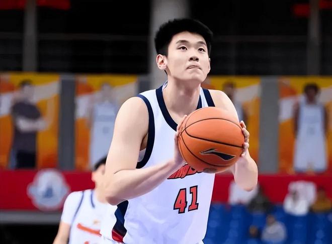 六台:阿尔瓦雷斯已经决定留马竞,他会在关窗后勇敢发声