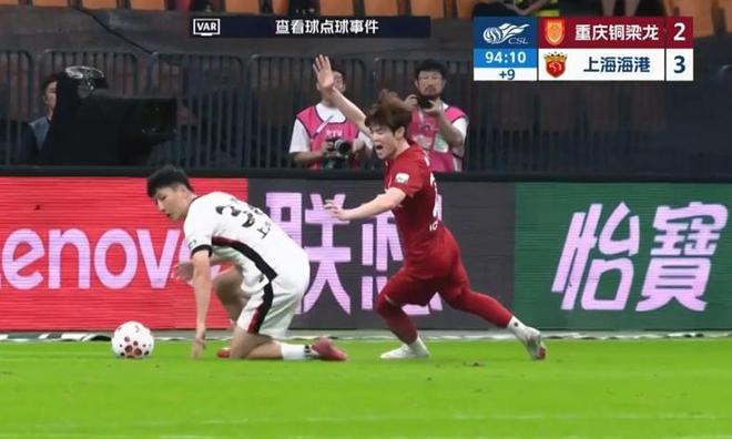 法拉利高管质问智界，“前法拉利设计师是谁”，小鹏也来补刀