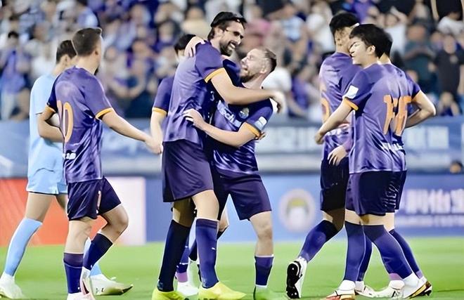 米奇:福克斯明天比赛最后时刻依然会拿球 并且我对他充满信心