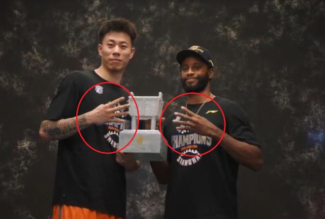 中国籍裁判再登世界杯，46岁马宁体脂率常年控制在11%，入驻小红书半月涨粉超20万