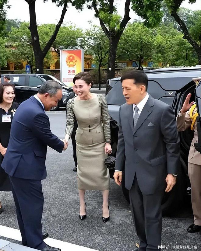 追中国无人机追到瘫痪,F