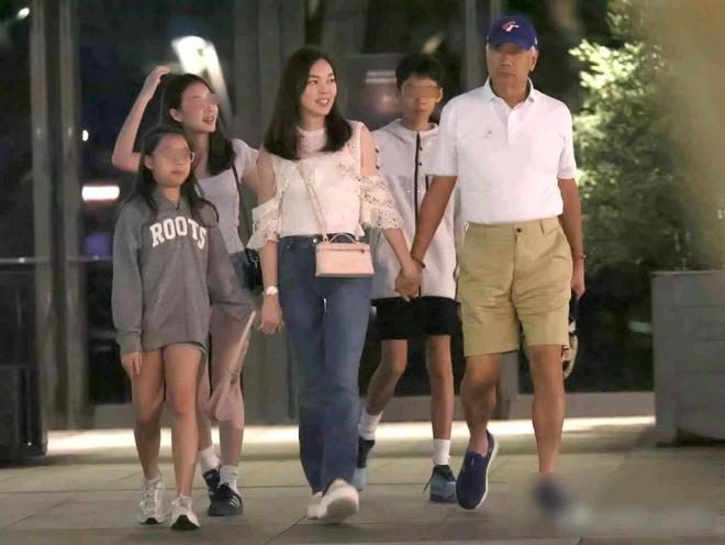 勇夺亚军！中国女网17岁新星闪耀成人赛：追赶郑钦文王欣瑜？