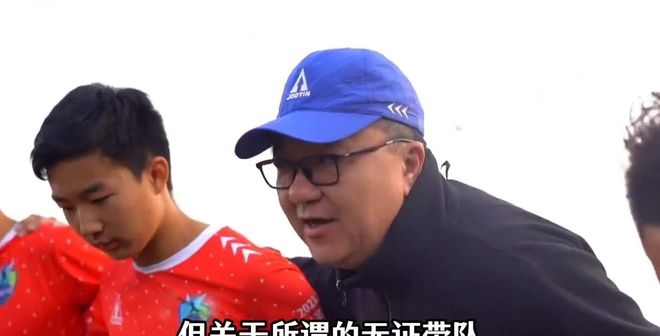 江西19岁姑娘爆火!拿下世界小姐广东总冠军,气质太出彩,一条选美现场片段在网络刷屏
