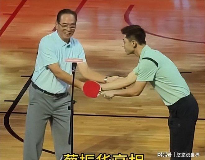 斯卡洛尼:我们很幸运,对方有人被罚下后我们才得以大举进攻