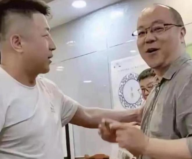 家有壁虎,它不轻易进家,进来就是给你传2个信号