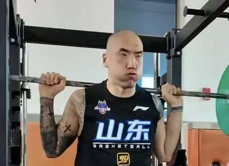 灰熊有机会在下赛季迎来蜕变，但他们首先要解决莫兰特的问题？