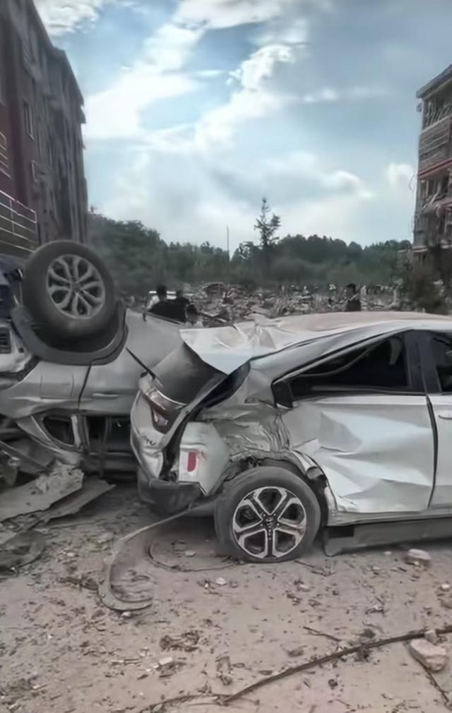 16州市拉歌方阵齐聚拓东体育场,2025/2026云南省城市足球联赛闭幕式彩排精彩上演