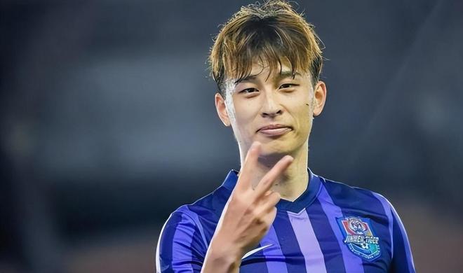 尼克斯总决赛G4媒体日:布伦森谈父子并肩 阿奴诺比回应隔扣文班