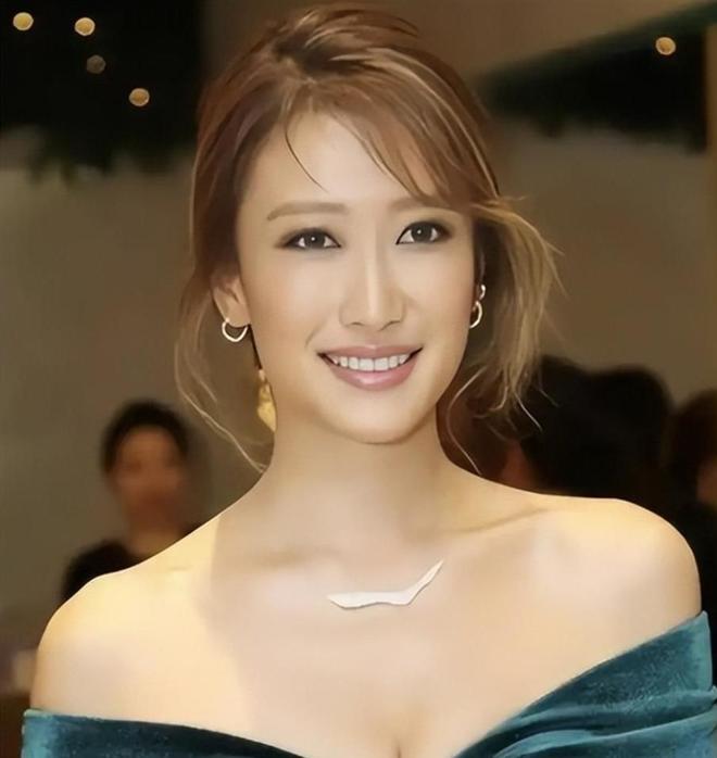 巴西队球迷一致认为,裁判偷走了胜利,我们可是五星