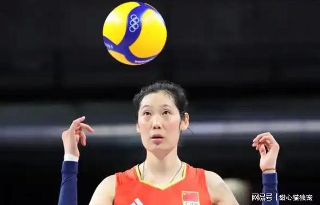 痛心!北京机车女孩客死新疆,仅22岁,曝车祸画面细节,对方直接逃逸