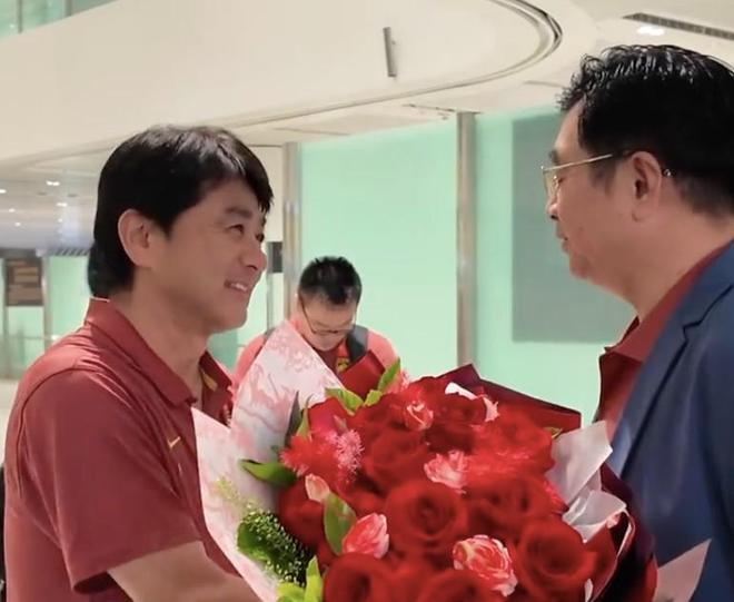 爆料杜锋有可能下课,广东队找新教练,球迷推荐杨鸣加入