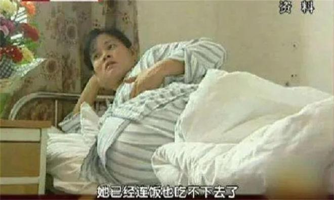 原来他们早已离婚,如今一个在北京当会长,一个发福明显商演谋生