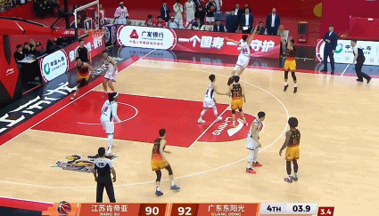 韦世豪:去年踢完天津客场,成都球迷在主场举起我的球衣,我会记一辈子